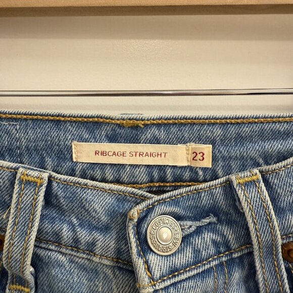 Levi Ribcage Straight Size 23 High Rise Distressed - Picture 3 of 3